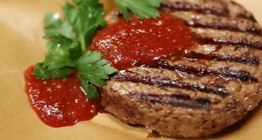 Готовим сочную котлету для гамбургера - простой рецепт 🍔