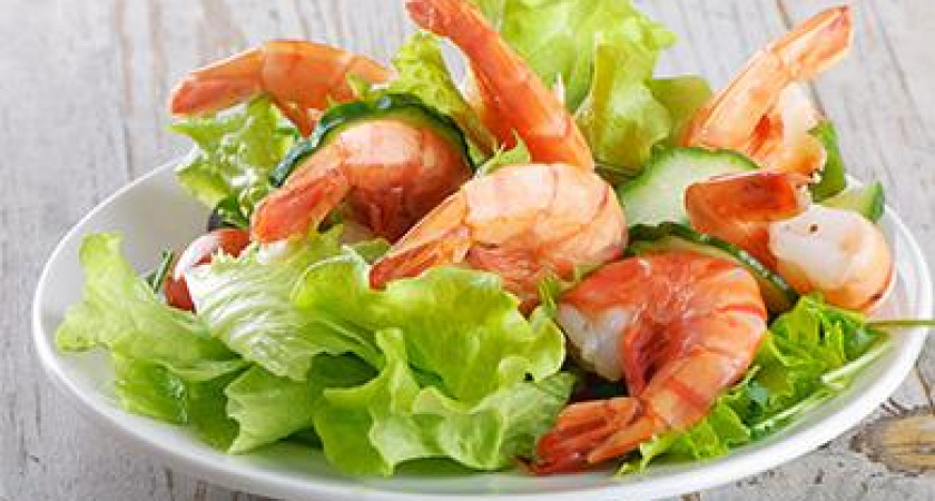 7 рецептов салатов с морепродуктами: вкусные фантазии на курортную тему