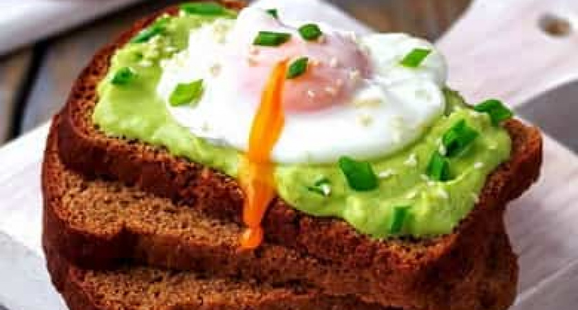 Паста из авокадо для бутербродов - быстрый, вкусный, полезный вариант закуски