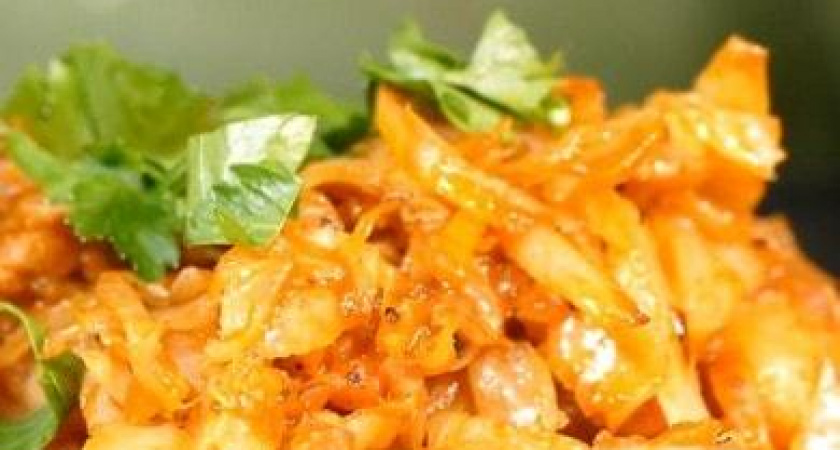 Тушеная капуста с курицей - очень легкий рецепт