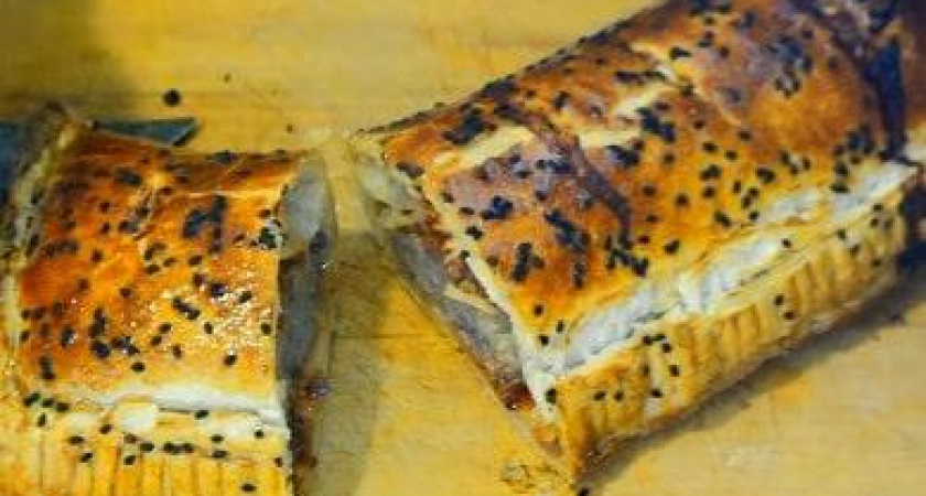 Слоеный пирог с фаршем - очень простой и вкусный рецепт