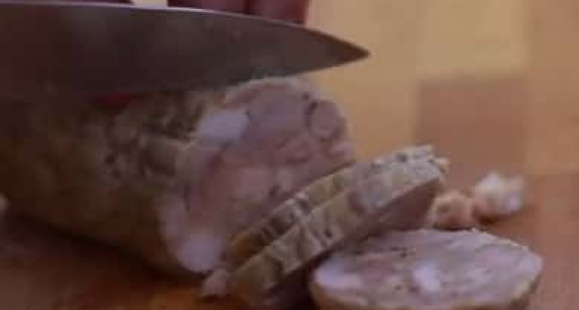 Готовим колбасу из курицы в домашних условия