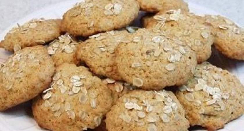 Овсяное печенье с медом и сметаной - полезный и вкусный десерт