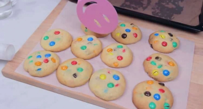 Фото к статье: Печенье с M&M`s (ММдемс) - простое, симпатичное и вкусное