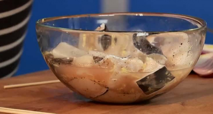 Рецепт шашлыка из зубатки с луковым конфитюром, запеченный в духовке