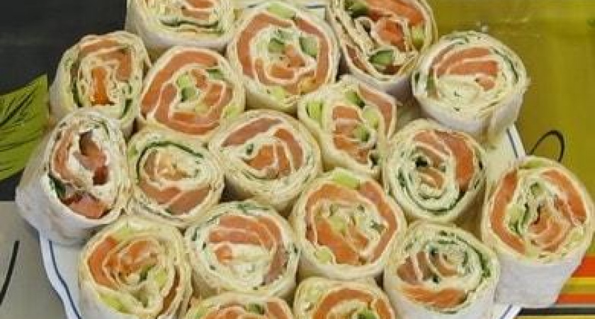 Рулет из лаваша с семгой - легкая отличная закуска