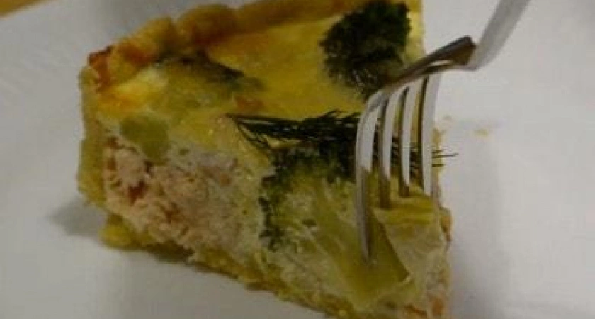 Фото к статье: Киш с лососем - простой рецепт вкусного пирога