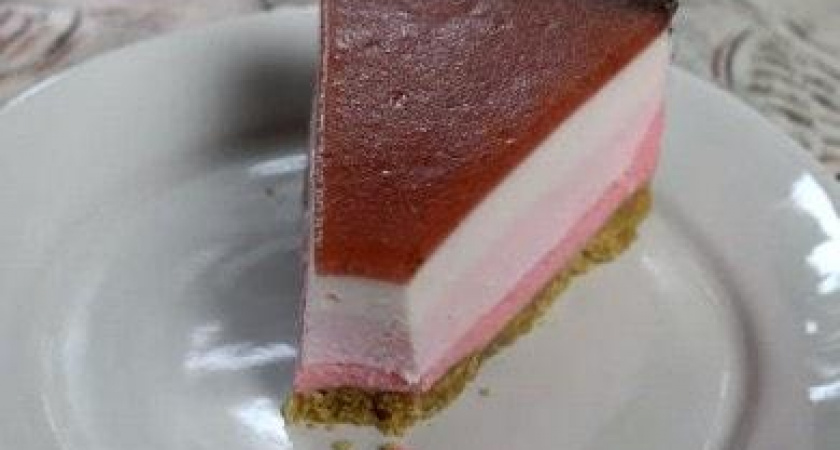 Клубничный чизкейк из творога - красивый и вкусный десерт