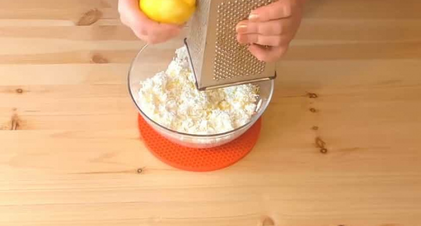 Как научиться готовить вкусные пирожки из слоеного теста с творогом