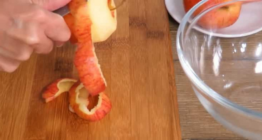 Как научиться готовить вкусные пирожки из слоеного теста с яблоками