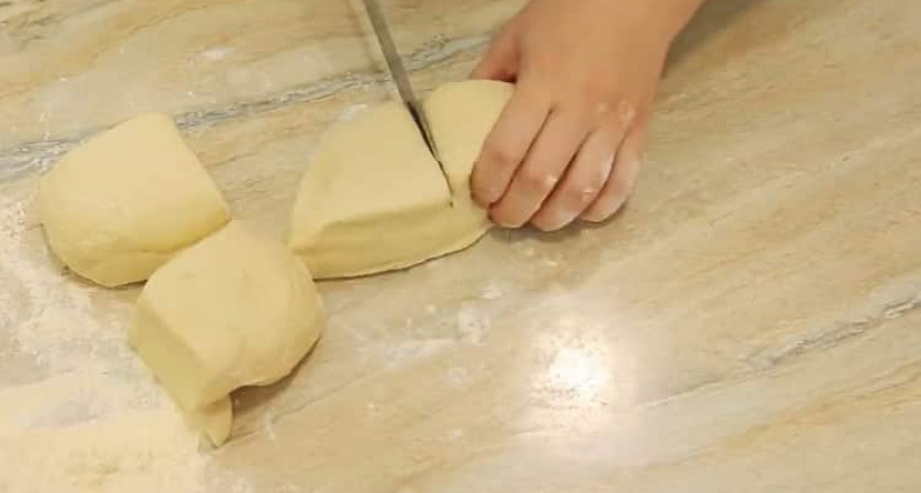 Самса из слоеного теста с мясным фаршем - очень вкусная и сытная