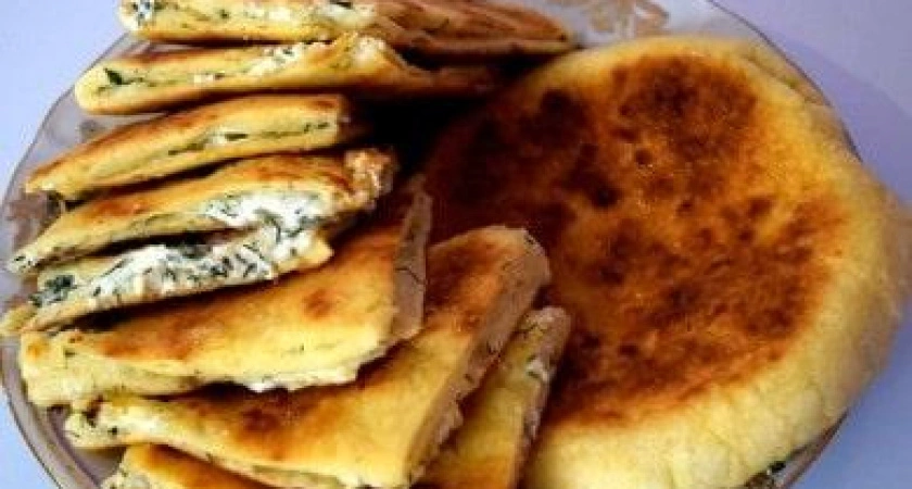 Фото к статье: Очень вкусный хачапури с творогом - жарим на сковороде