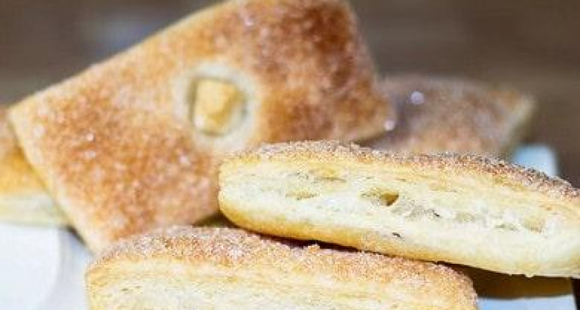 "Язычки" из слоеного бездрожжевого теста - самый простой рецепт слоек