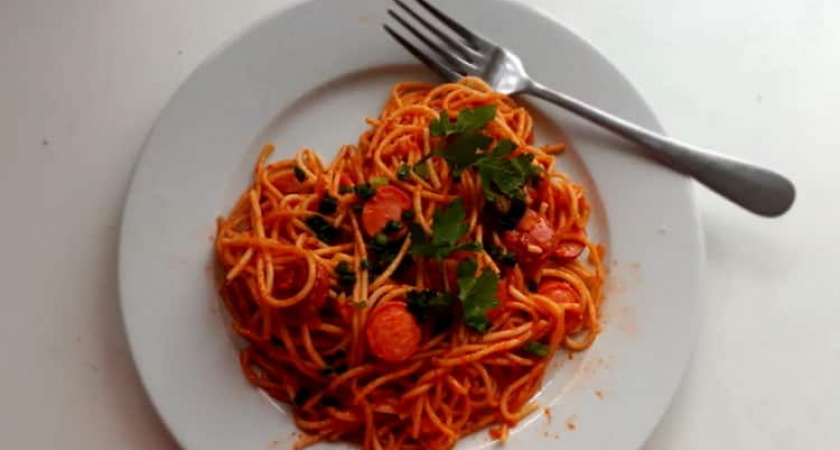 Спагетти с сосисками - быстро и невероятно вкусно 🍝