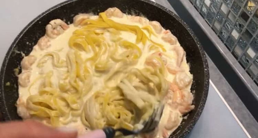 Очень вкусные спагетти с креветками в сливочном соусе 🍝