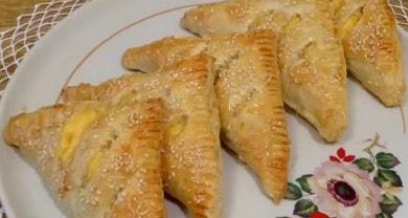 Слойки с сыром из готового слоеного теста - выпечка на скорую руку 🧀