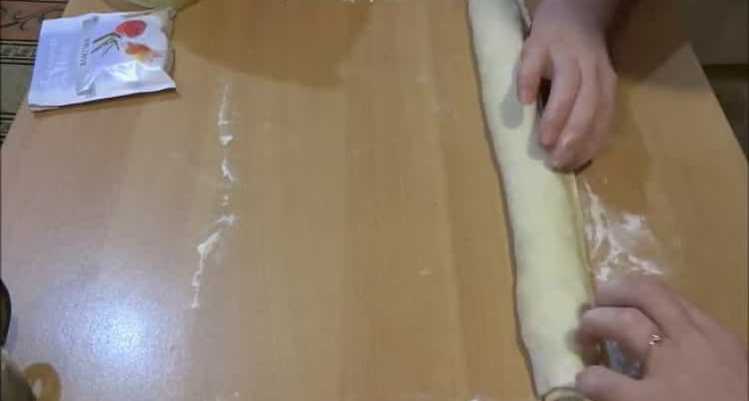 Вкусные слойки с творогом из слоеного теста - выпекаем в духовке 🥐