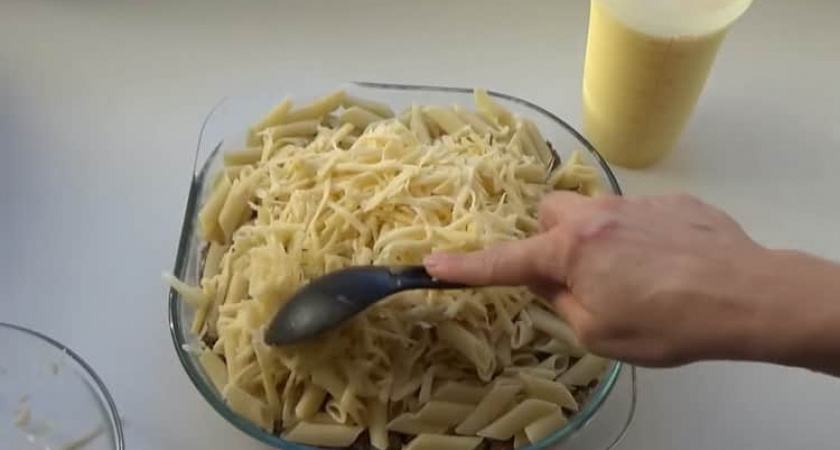 Сочная и вкусная запеканка из макарон с мясом в духовке 🍝