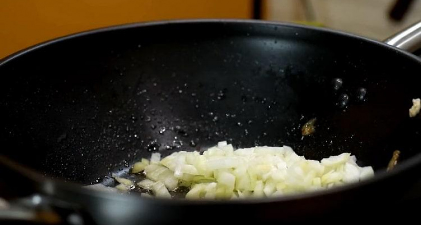 Спагетти с курицей в остром томатном соусе.- быстрый и вкусный ужин 🍝