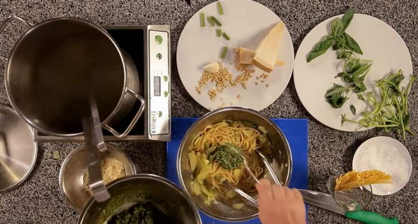 Невероятно вкусная итальянская паста с соусом песто 🍝