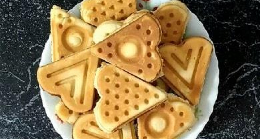 Вафли в советской вафельнице на плите - вкус детства 🍪