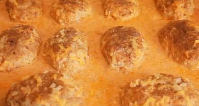 Вкусные ленивые голубцы в томатно-сметанном соусе - готовим в духовке 🍲