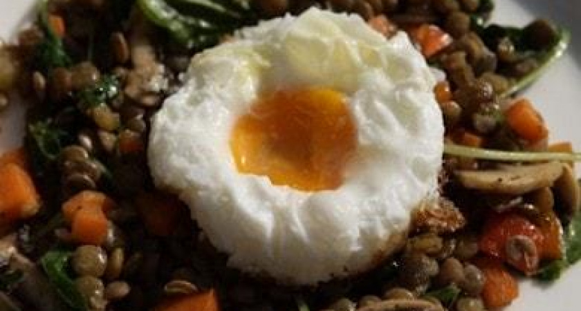 Как научиться готовить вкусный салат с чечевицей 🥗