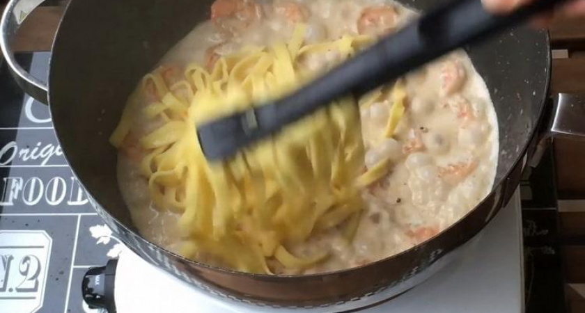Фетучини с креветками в сливочном соусе - секреты итальянской кухни 🍜