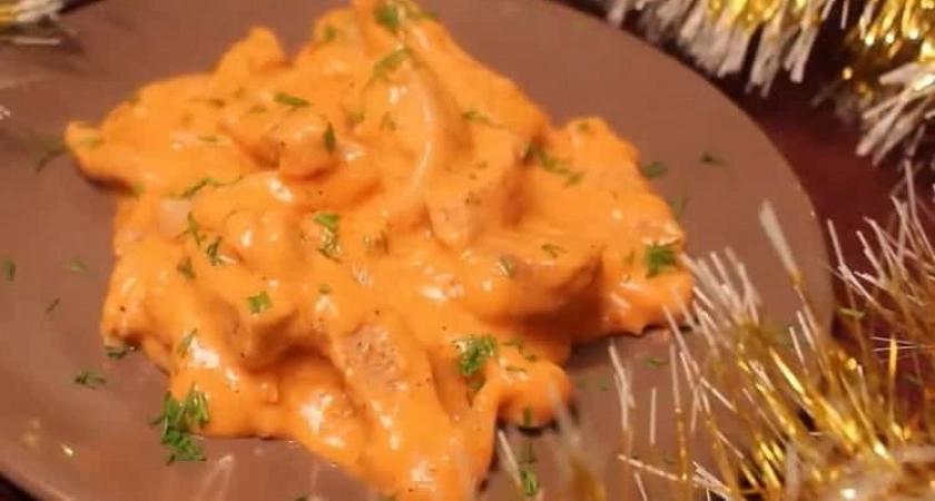 Фото к статье: Бефстроганов из свинины с подливкой - очень вкусное и нежное блюдо &#x1f372;
