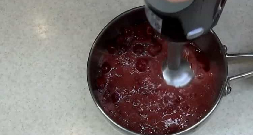 Муссовое пирожное "Малина" с зеркальной глазурью 🍰