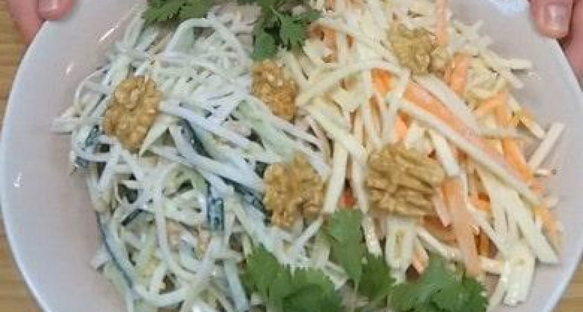 Салат из корня сельдерея - легко, вкусно и очень полезно 🥗