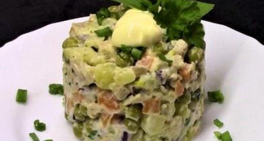 Постный салат с кальмарами - нежный, сытный и очень вкусный 🦑