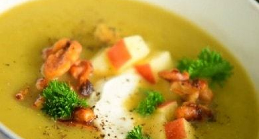 Суп из сельдерея и яблок с орехами - веганский рецепт 🍲
