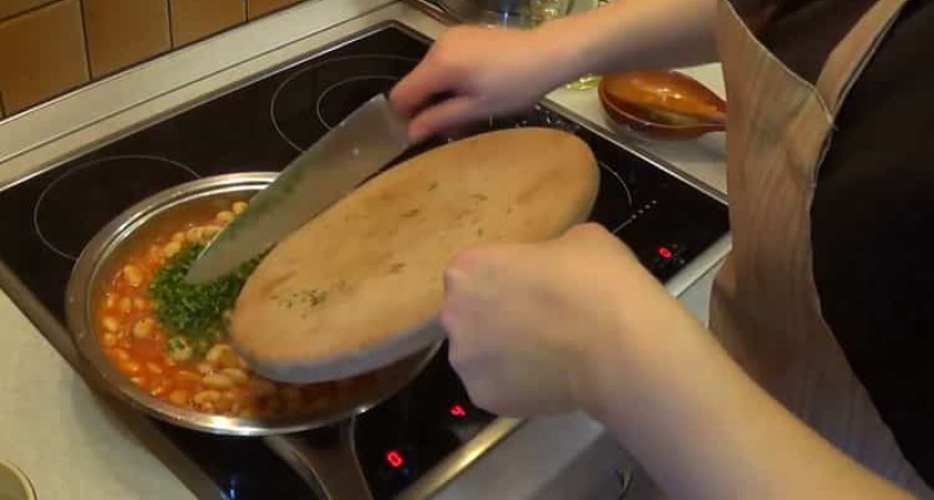 Тушеная фасоль с беконом - просто объедение 🍲