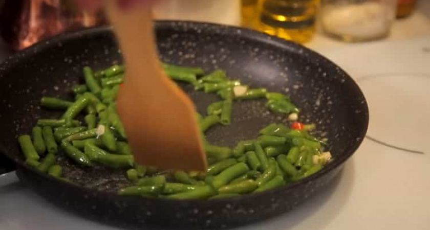 Вкусная спаржевая фасоль - рецепт легкого и ароматного гарнира 🍲