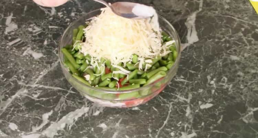 Как научиться готовить вкусный салат с ветчиной и фасолью 🍲