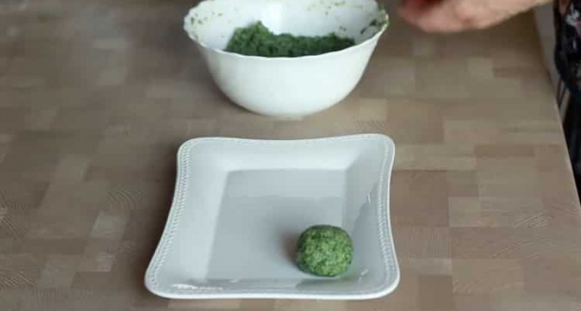 Пхали из шпината и молодой капусты по-грузински 🥣