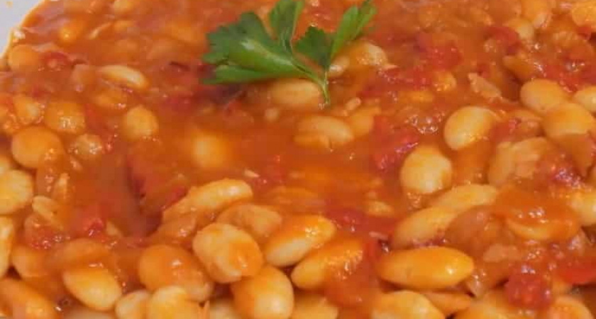 Белая фасоль в томатном соусе - рецепт турецкой кухни 🍲