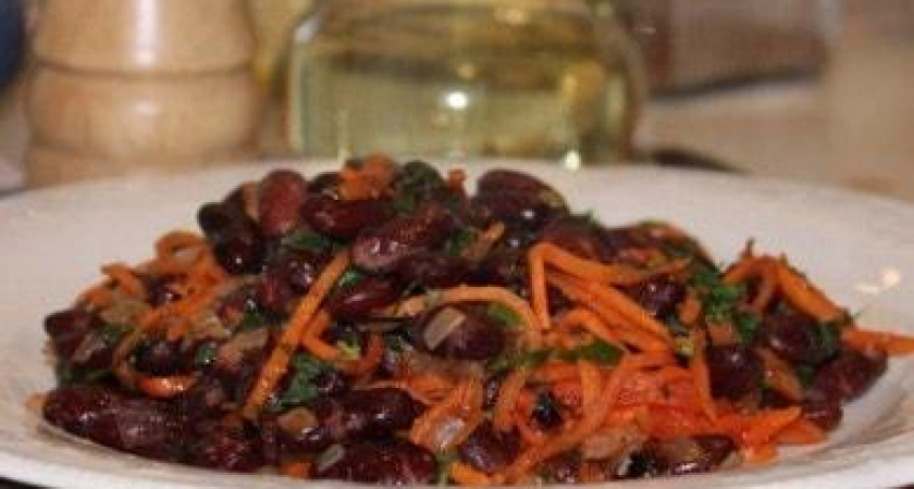 Вкусный салат с красной консервированной фасолью по пошаговому рецепту с фото 🥗