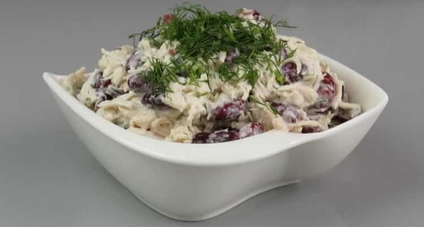 Как научиться готовить вкусный салат с куриной грудкой и фасолью 🍲