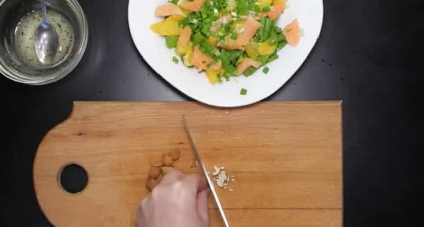Салат со шпинатом и семгой - вкусный, сочный и полезный 🥗