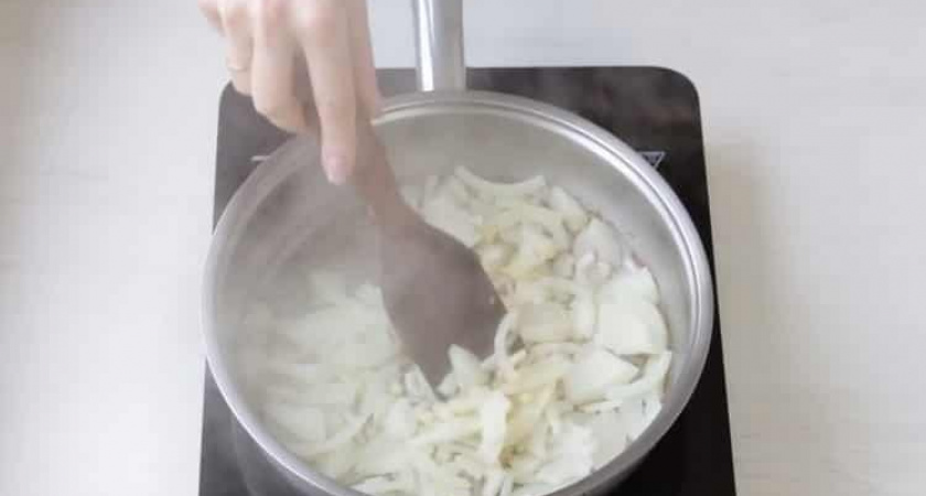 Вкусный рецепт приготовления азу из индейки на сковороде дома 🍲