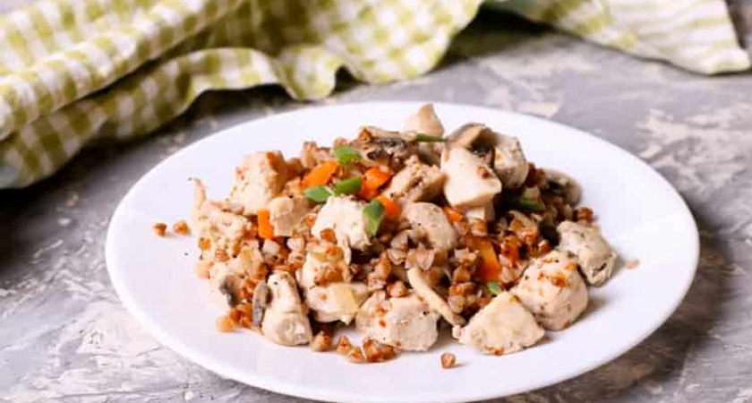 Гречка с курицей и грибами - очень вкусное сочетание продуктов 🍲