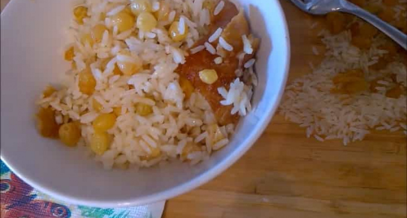 Как научиться готовить вкусную рисовую кашу с изюмом 🍚