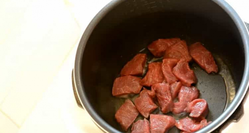 Гречка с говядиной в мультиварке по пошаговому рецепту с фото 🥣
