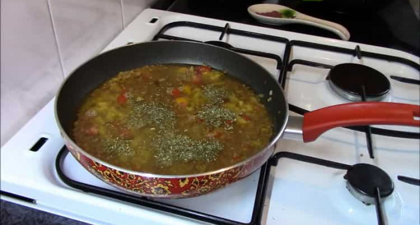 Вкусная рассыпчатая гречка с овощами на сковороде 🥣