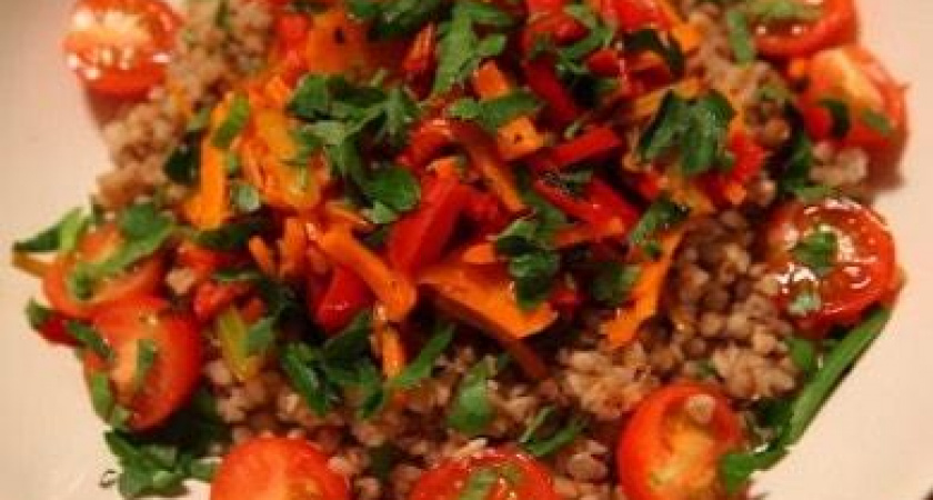 Очень вкусный вегетарианский рецепт гречки с овощами 🥣