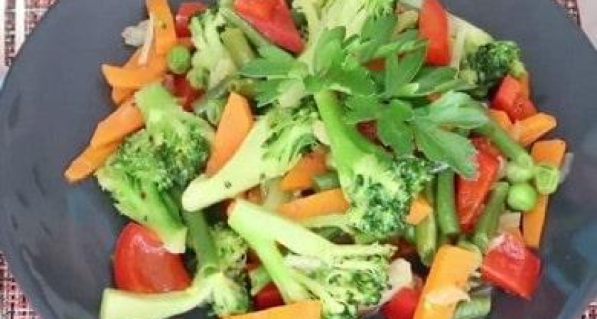 Замороженная брокколи с овощами на обед - быстро и вкусно 🥦