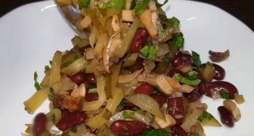 Как научиться готовить вкусный постный салат с фасолью 🥗