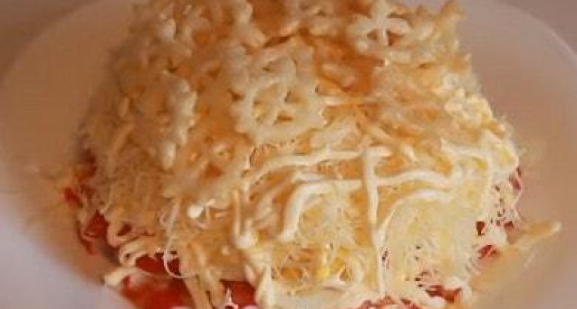 Как научиться готовить вкусный простой салат с крабовыми палочками 🦀